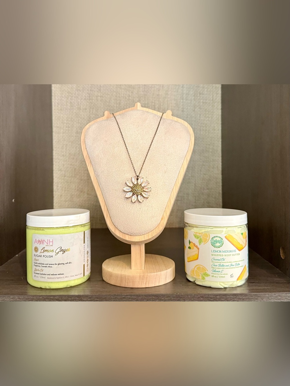 $124 Dillpicky Aminnah Betsey Johnson Sunflower Necklace Bundle
